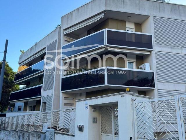 Appartamento in affitto di 108 m² in Viale Luigi Merello, 90