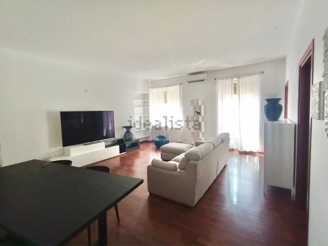 Appartamento in affitto di 109 m² in Via Luigi Cibrario, 37