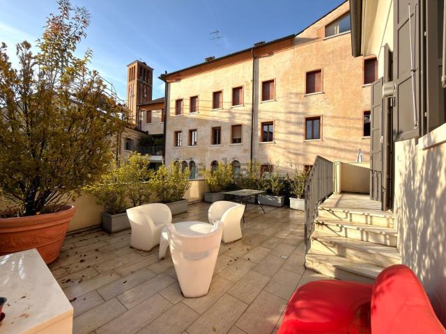 Appartamento in affitto di 109 m² in Piazza San Francesco