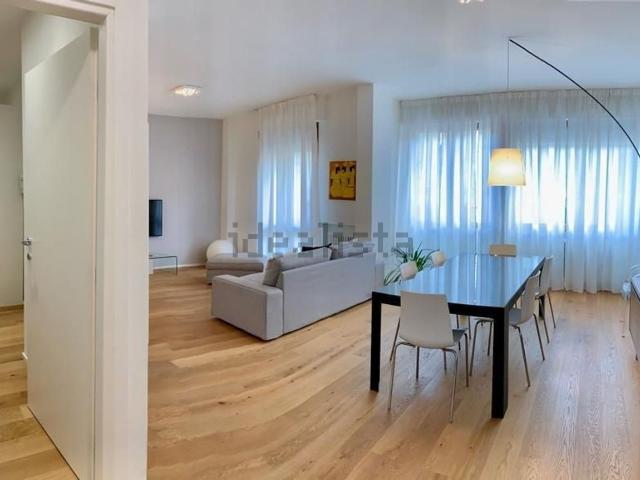 Appartamento in affitto di 110 m² in Via Francesco Carrara, 33