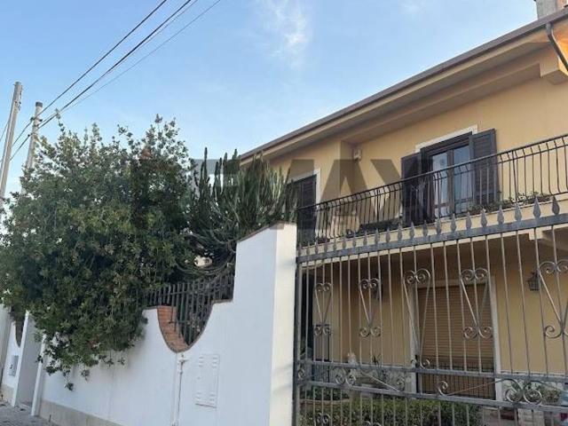 Appartamento in affitto di 110 m² in Via Comitini, 8