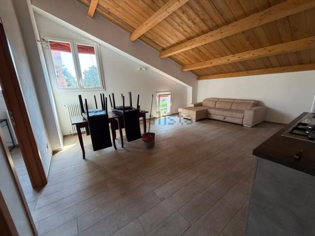 Appartamento in affitto di 110 m² in Via Caldirolo, 136