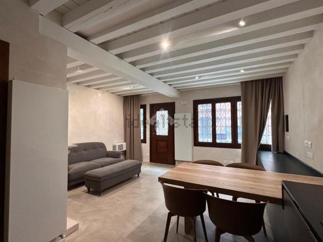 Appartamento in affitto di 110 m² in Via Canova, 310