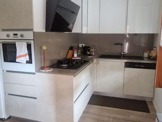 Appartamento in affitto di 110 m² in Via Capergnanica