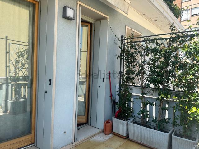 Appartamento in affitto di 110 m² in Via Carlo Cerato, 5