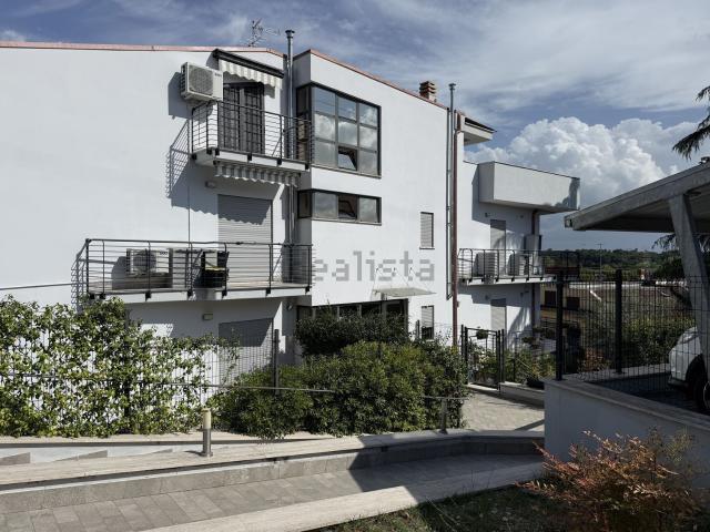 Appartamento in affitto di 110 m² in Via Carlo Pisacane, 18