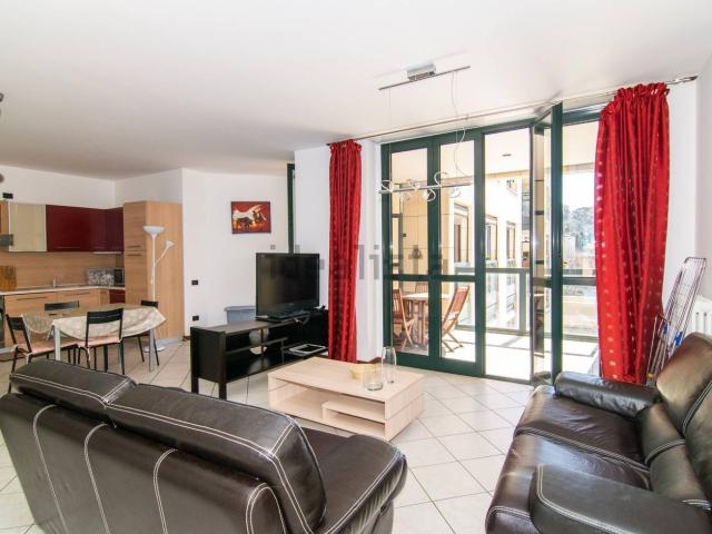 Appartamento in affitto di 110 m² in Via Carloni, 20