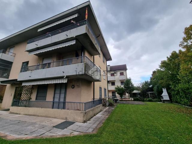 Appartamento in affitto di 110 m² in Via A. De Gasperi, 28