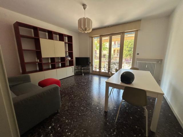 Appartamento in affitto di 110 m² in Via Antonio Simeone Sografi