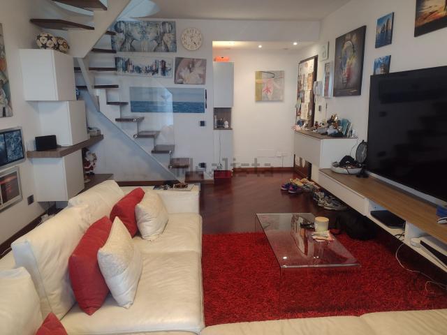 Appartamento in affitto di 110 m² in Via Alberelle, 31