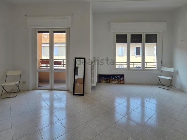 Appartamento in affitto di 110 m² in Via Alessandro Astesani, 40