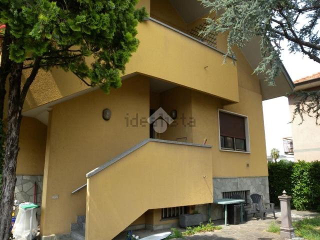 Appartamento in affitto di 110 m² in Via Alessandro Manzoni, 92