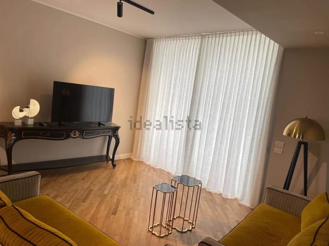 Appartamento in affitto di 110 m² in Via Alfonso Alvarez