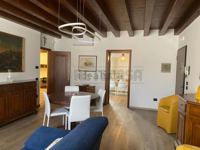 Appartamento in affitto di 110 m² in Via Brocchi, 12