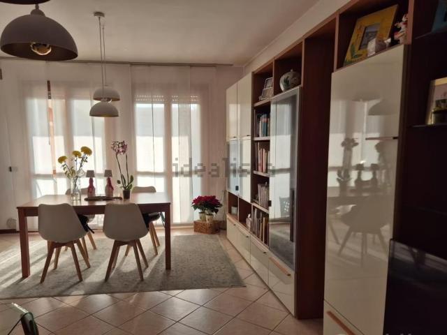 Appartamento in affitto di 110 m² in Via G. Marconi