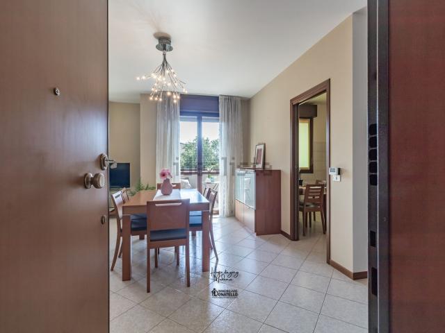 Appartamento in affitto di 110 m² in Via d&apos Avia Nord