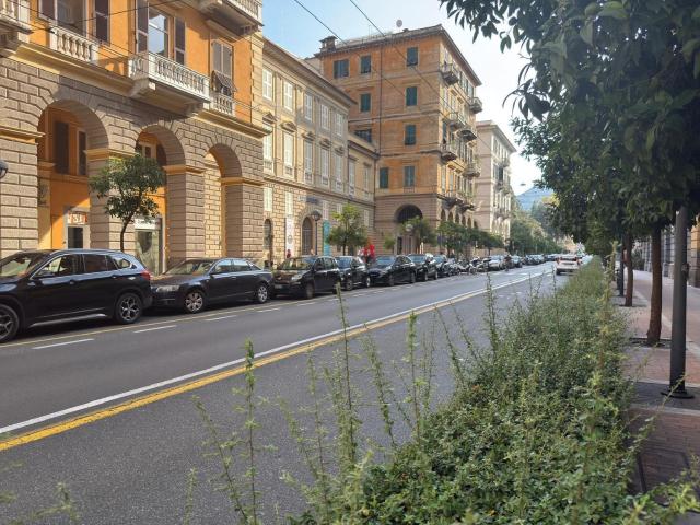 Appartamento in affitto di 110 m² in Via Domenico Chiodo, 137