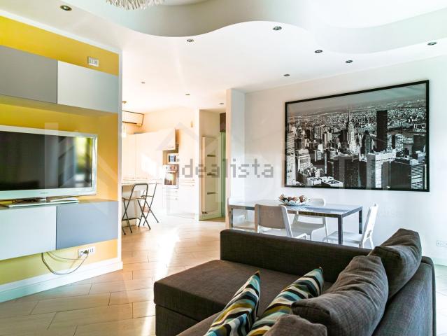 Appartamento in affitto di 110 m² in Via degli Scarronzoni