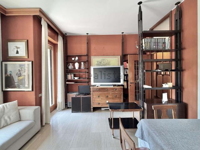 Appartamento in affitto di 110 m² in Via dei Ciclamini, 6