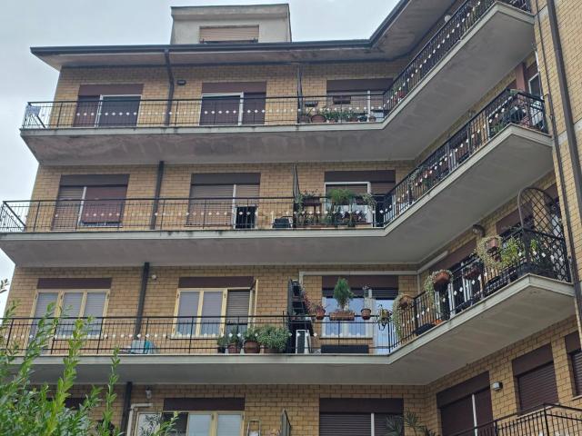 Appartamento in affitto di 110 m² in Via del Commercio, 44