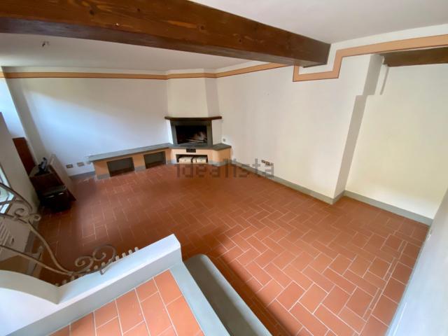 Appartamento in affitto di 110 m² in Via di Terzano, 28
