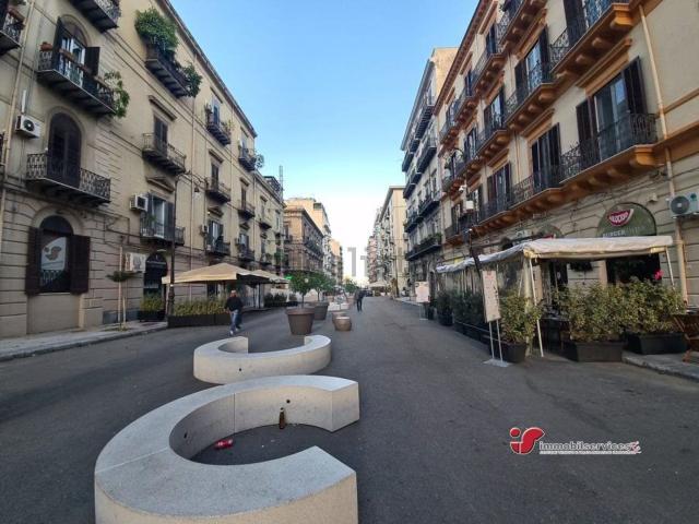 Appartamento in affitto di 110 m² in Via Emerico Amari