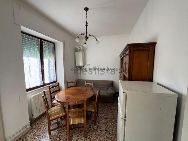 Appartamento in affitto di 110 m² in Via Emidio Luzi