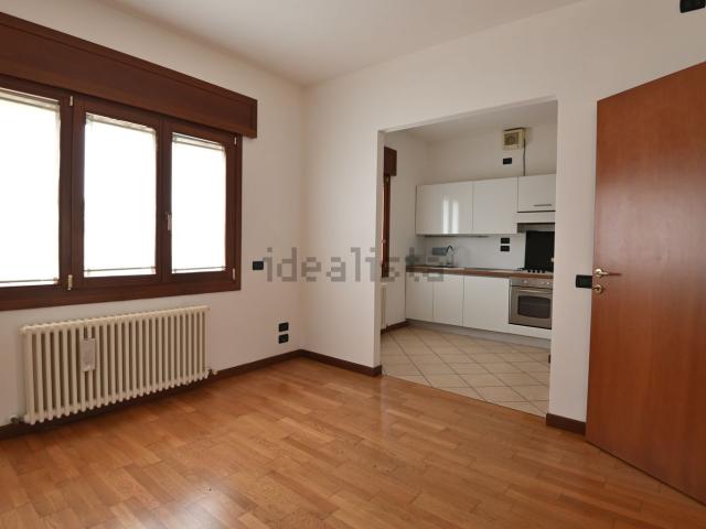 Appartamento in affitto di 110 m² in Via Enrico Dandolo