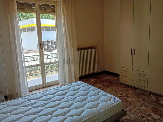 Appartamento in affitto di 110 m² in Via Edoardo Jenner