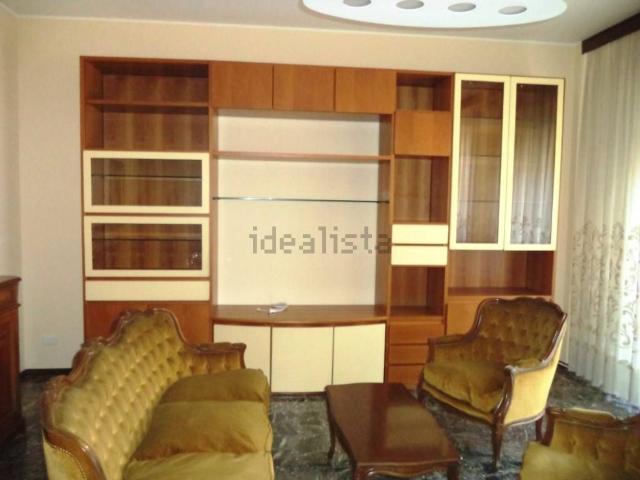 Appartamento in affitto di 110 m² in Via F. Corridoni