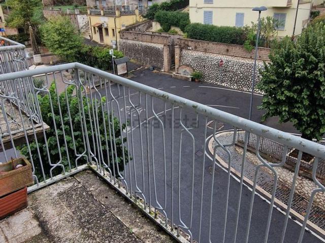 Appartamento in affitto di 110 m² in Via Fontanavecchia, 17
