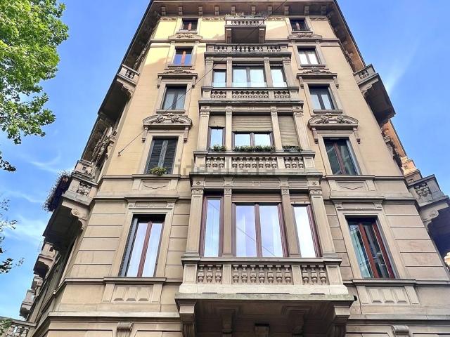 Appartamento in affitto di 110 m² in Via Francesco Melzi d&apos Eril, 27