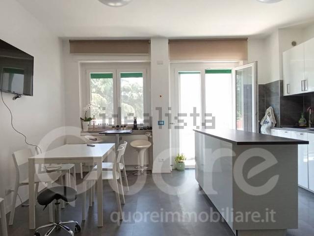 Appartamento in affitto di 110 m² in Via Francesco Petrarca