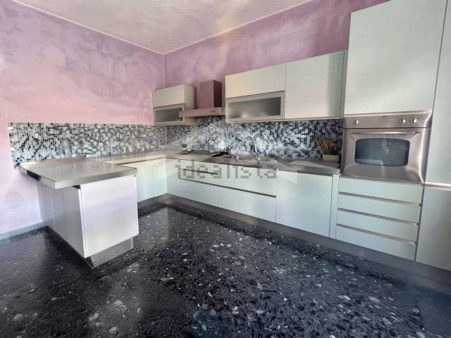 Appartamento in affitto di 110 m² in Via Larino