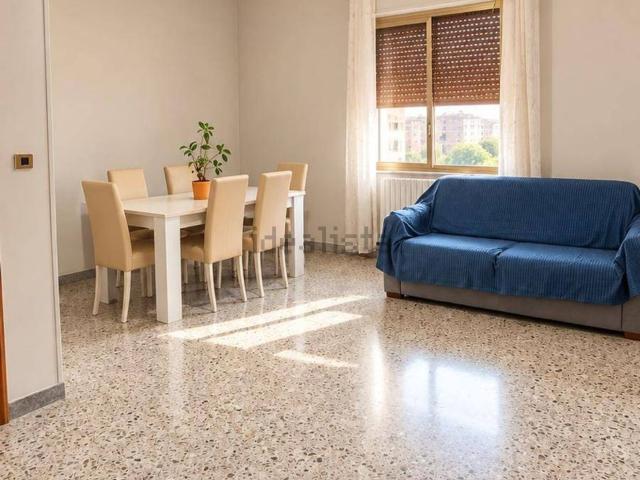 Appartamento in affitto di 110 m² in Via Luigi Sturzo