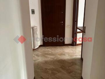 Appartamento in affitto di 110 m² in Via Luigi Zucca, 8