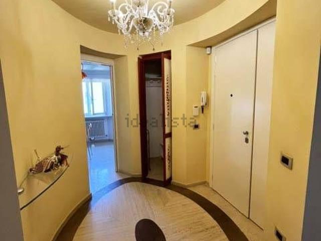 Appartamento in affitto di 110 m² in Via Montevecchio