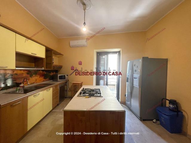 Appartamento in affitto di 110 m² in Via S. Chiaramonte, 44