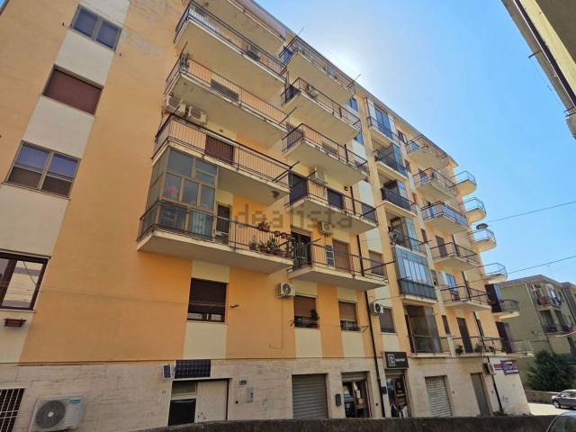 Appartamento in affitto di 110 m² in Via Sirleto, 35