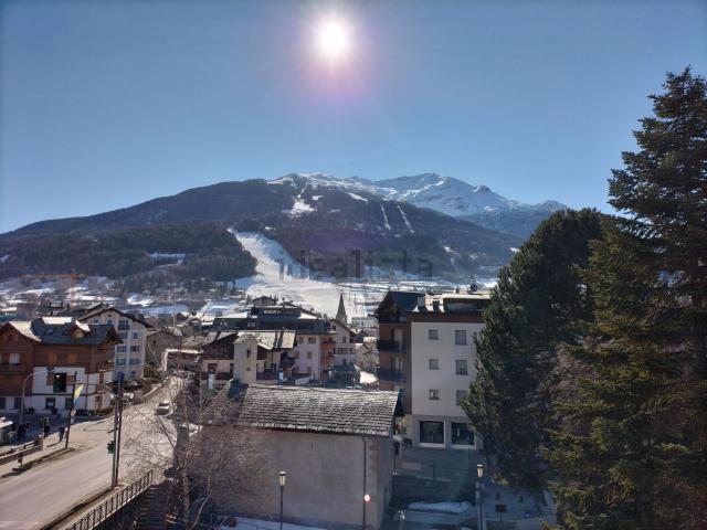 Appartamento in affitto di 110 m² in Via Stelvio, 5