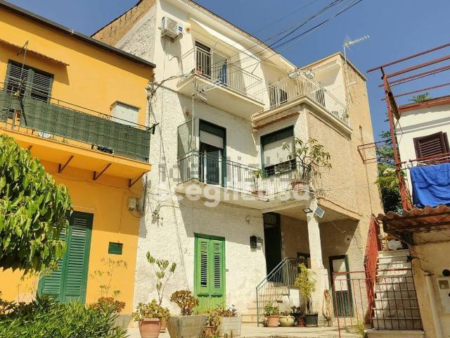 Appartamento in affitto di 110 m² in Via Padre Fedele da San Biagio, 23