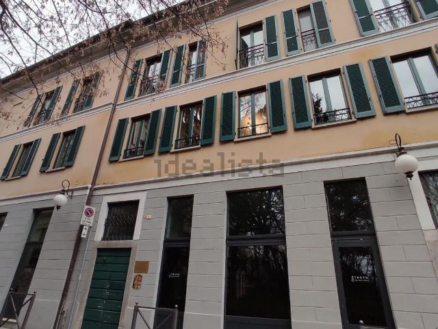 Appartamento in affitto di 110 m² in Via Pier Lombardo, 5