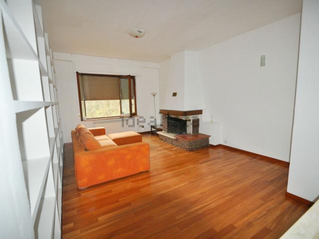 Appartamento in affitto di 110 m² in Via Provinciale Spezia
