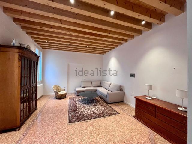 Appartamento in affitto di 110 m² in Via Pusterla