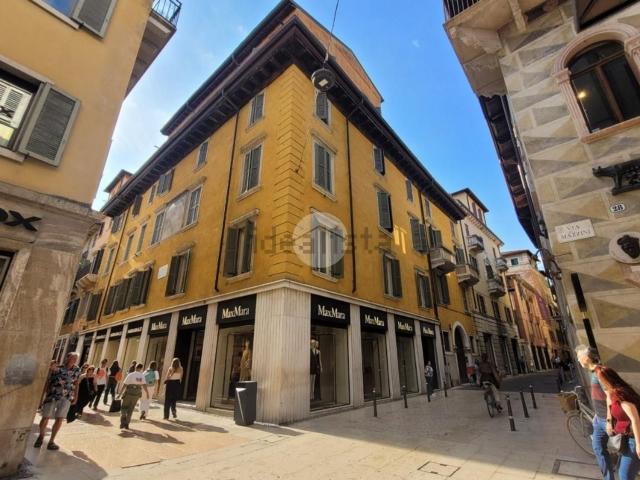 Appartamento in affitto di 110 m² in Via Quattro Spade, 4