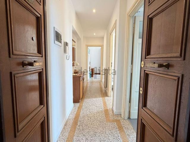 Appartamento in affitto di 110 m² in Via Raimondo Montecuccoli, 26