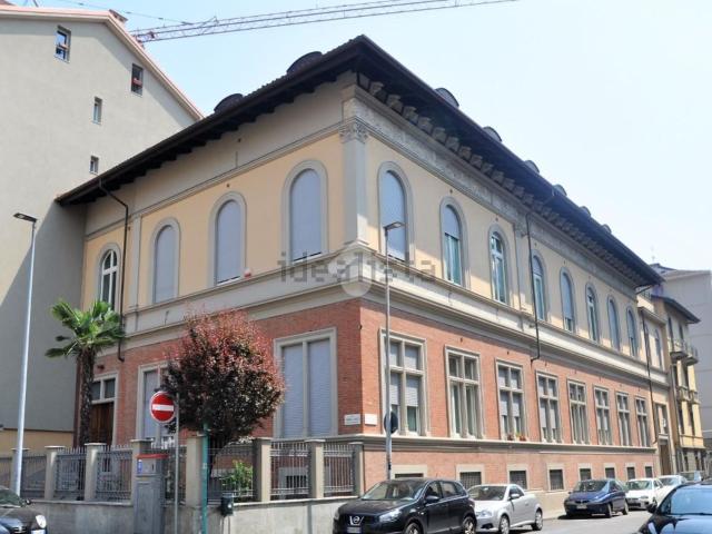 Appartamento in affitto di 110 m² in Via Tommaso Grossi, 15