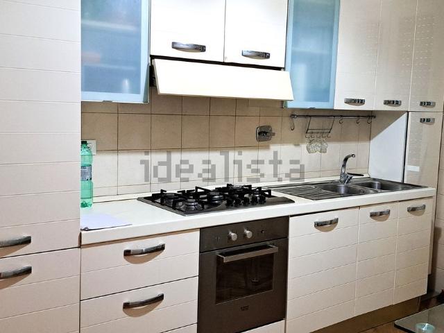 Appartamento in affitto di 110 m² in Via Tripolitania, 154