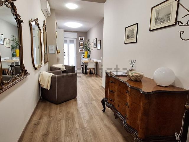 Appartamento in affitto di 110 m² in Via Valentino Alberti