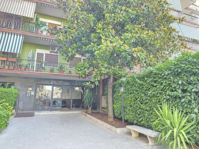 Appartamento in affitto di 110 m² in Via Valsavaranche